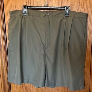 Geoffrey Beene Men's Shorts Waist 42 Olive Green 4 Pockets Lightweight Golf